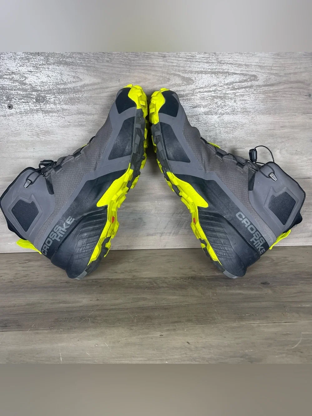 Salomon Cross Hike Tracker Mens 10 Goretex Boots Mid GTX2 Lime Gray Gorpcore
